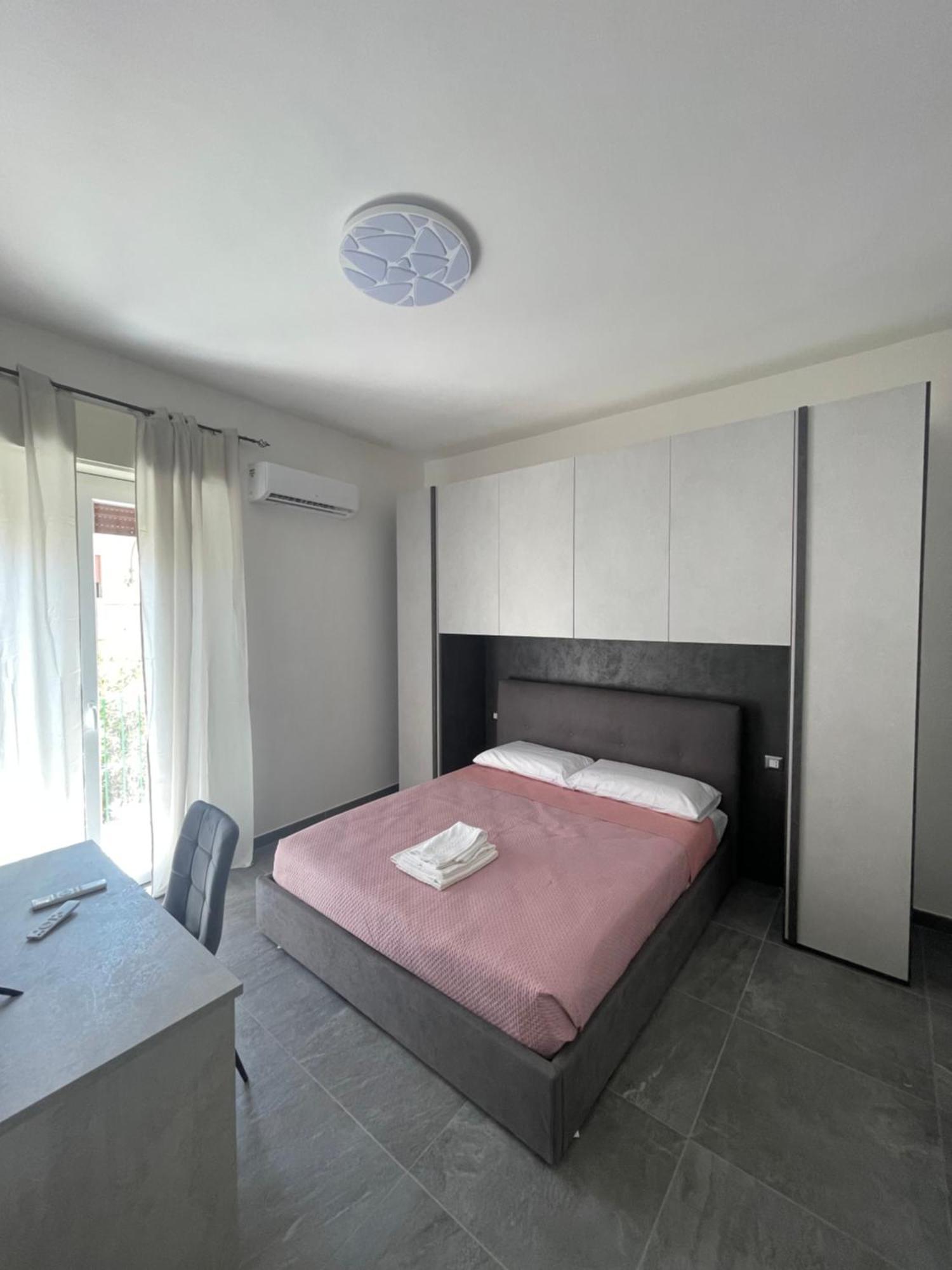Leos Rooms Кальтаніссетта Екстер'єр фото