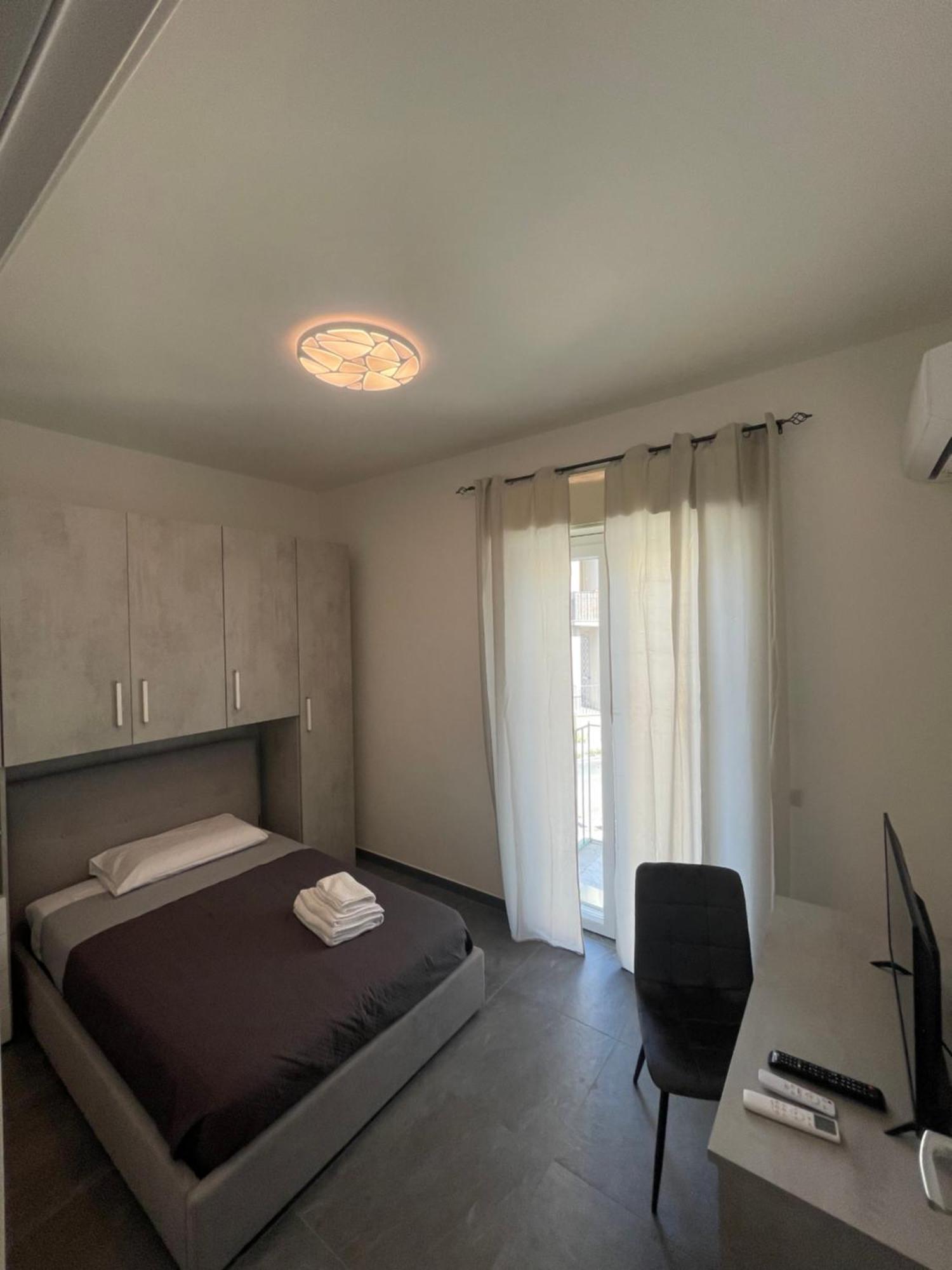 Leos Rooms Кальтаніссетта Екстер'єр фото