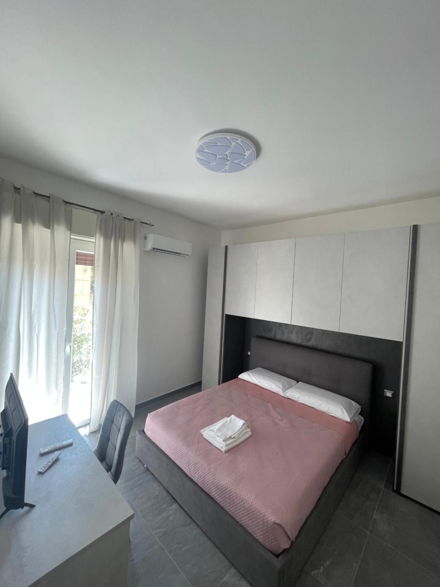 Leos Rooms Кальтаніссетта Екстер'єр фото